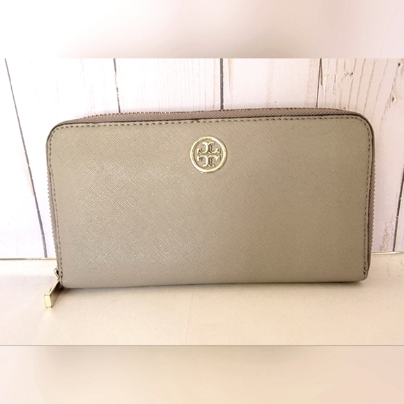 Tory Burch Handbags - Tory Burch wallet